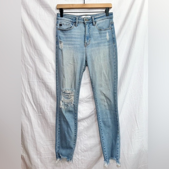 Kancan Light Wash Denim High Waisted Frayed Hem Ankle Length Jeans size 5/26 - Picture 1 of 6